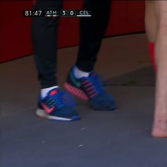 Diego Costa se marchó cojeando tras un pisotón de Sergi Gómez