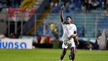 Romell Quioto celebra el gol que puso el 1-0 de Honduras sobre Nicaragua en las eliminatorias rumbo al Mundial 2026.