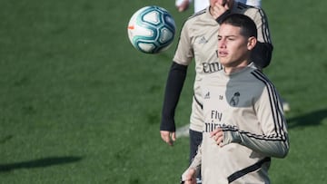 James Rodríguez, en un entrenamiento del Madrid tras el coronavirus.