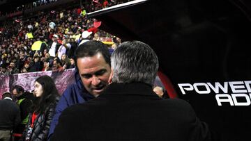 Andre Soares Jardine (L) head coach of America and Miguel Herrera (R)  head coach of Tijuana during the 1st round match between Tijuana and America as part of the Torneo Clausura 2024 Liga MX at Caliente Stadium on January 13, 2024 in Tijuana, Baja California, Mexico.