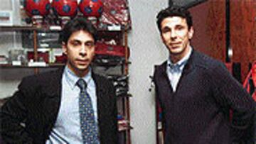 <b>HECHO</b>. Blasco y Lekunberri, ayer, tras la firma del contrato.