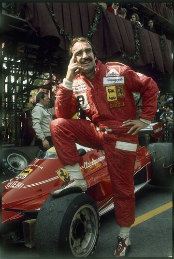 Gianclaudio Giuseppe Regazzoni (Mendrisio, Suiza; 5 de septiembre de 1939 - Fontevivo, Italia; 15 de diciembre de 2006) corre en la máxima categoría del automovilismo entre 1970 y 1980 y deja unos registros de cinco victorias. La primera llega tras cinco carreras con Ferrari en Monza 1970. Tras su paso por BRM regresa a la Scudería para lograr un nuevo triunfo, en Alemania 1974, 51 carreras y tres años, diez meses y 29 días después. Ese mismo año es subcampeón por detrás de Fittipaldi, que se llevó el título por solo tres puntos. Posteriormente deja otro lapso de 54 carreras entre dos victorias, las que fueron de EEUU 1976 a Bélgica 1979, pero esta vez el tiempo es menor: tres años, tres meses y 16 días. Se retira en 1980 tras un fatal accidente en Long Beach que le deja paralizado de cintura para abajo. 