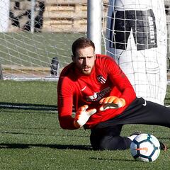 Oblak trabajó con el grupo; Thomas se retiró antes