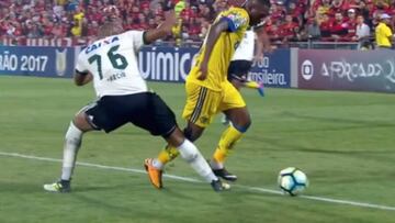 Vinicius dio un recital: así forzó el penalti de la victoria