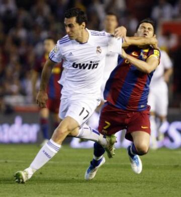 Barcelona (0) - Real Madrid (1). A Undiano Mallenco se le fue el partido de las manos. Fue un partido lleno de faltas, sobrotodo del Real Madrid. No pitó una agresion a David Villa y anuló un gol legal a Pedro por un inexistente fuera de juego.