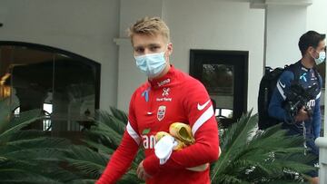 Odegaard con su selección en Marbella.