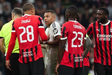 Vuelve el transatlántico blanco