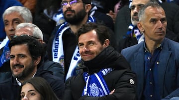 Villas-boas, en las gradas del Oporto-Sporting.