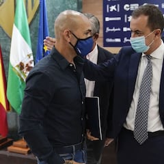 El Málaga pone el foco en la delantera