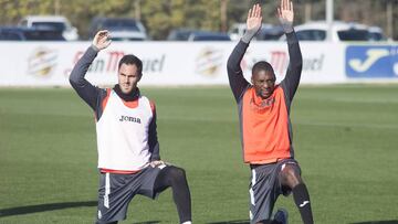 Víctor Ruiz y Toko Ekambi.