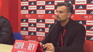 30-10-24. RUBÉN ALBÉS, EN LA SALA DE PRENSA DE LOS PAJARITOS.