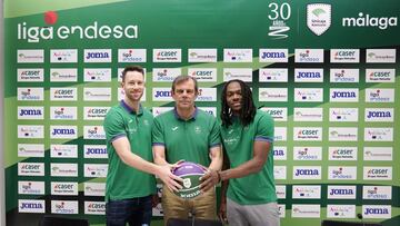 De izquierda a derecha Kalinoski, Juanma Rodr¨ªguez y Kendrick Perry,.