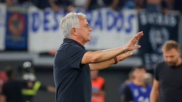 Roma (Italy), 17/09/2023.- Roma'Äôs head coach Jose Mourinho reacts during the Italian Serie A soccer match between AS Roma and Empoli FC in Rome, Italy, 17 September 2023. (Italia, Roma) EFE/EPA/GIUSEPPE LAMI