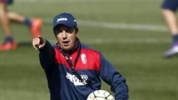 El entrenador del Granada, Jose González.