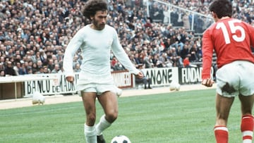 Breitner, en un partido contra el Murcia.