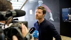 Xabi Alonso: "Queda mucha liga, pueden cambiar las tornas"