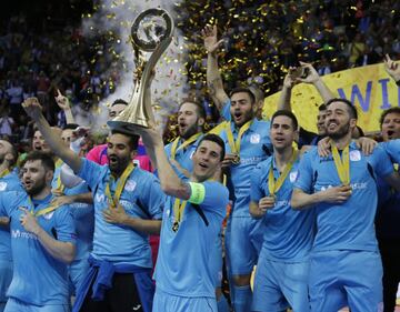 El Movistar es pentacampeón de Europa al son de Ricardinho. Tremendo partido del Movistar Inter ante el Sporting (5-2), liderado por el astro portugués, MVP del encuentro con un gol y dos asistencias.Los madrileños agrandan su leyenda.
