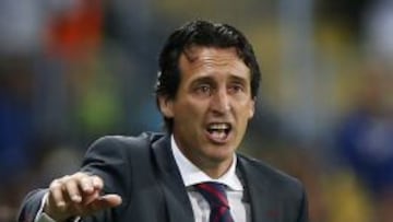 El entrenador del Sevilla, Unai Emery, durante el partido de Liga ante el Málaga disputado esta noche en el estadio de La Rosaleda.