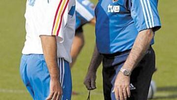 <b>MANO DURA. </b>Caborn piensa que Aragonés tuvo que ser despedido tras su arenga a Reyes.