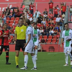 El Extremadura, el equipo más amonestado de LaLiga 1,2,3