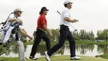 <b>DESEMPATE FATAL.</b> Lawrie y Garrido acabaron las cuatro vueltas empatados a 273 golpes -15 bajo par-, lo que les obligó a disputar un desempate en el hoyo 18 del Real Club de Golf de Sevilla.