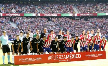 El Wanda Metropolitano presenció un emotivo mensaje para nuestro país después del terremoto del pasado martes. Los jugadores de Atlético de Madrid y Sevilla posaron juntos para la foto previa a su partido de la jornada 6 de LaLiga de España, y lo hicieron frente a un cartel que rezaba #FuerzaMexico. Al final, los ‘colchoneros’ ganaron 2-0 con goles de Yannick Ferreira Carrasco y Antoine Griezmann.