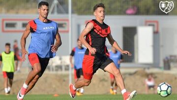 Javi Guerra y &Aacute;lex Moreno durante un entrenamiento.