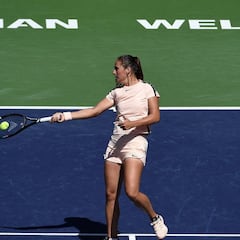 Kasatkina barre a Kerber y entra por primera vez en semifinales