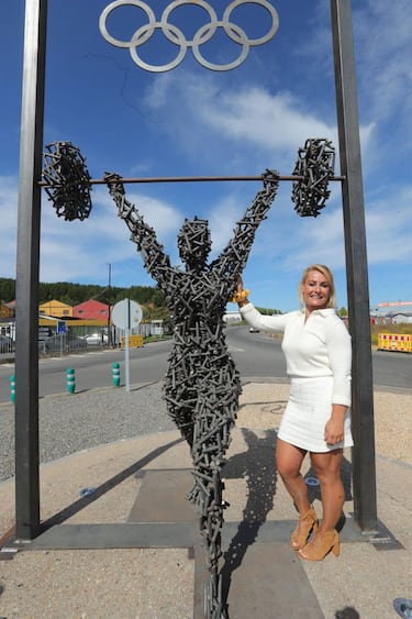 Lydia Valentín recibe el homenaje de Camponaraya