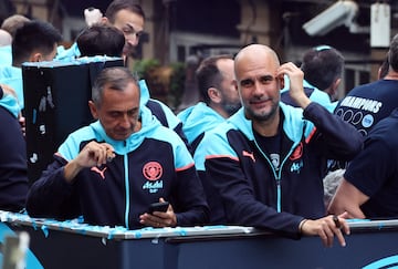 Pep Guardiola, entrenador del Manchester City, durante la rua de celebración de la Premier League 2023-2024.