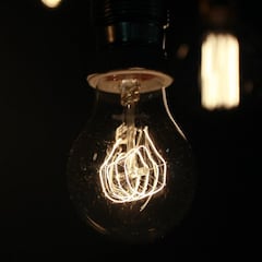 Nuevas franjas horarias en la factura de la luz: ¿con la tarifa PVPC puedo contratar dos potencias?