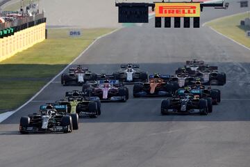 ??TERCERA SALIDA DEL GRAN PREMIO DE LA TOSCANA 2020!! Lewis Hamilton consigue mantener la primera posicin sin grandes problemas, ya que Valtteri Bottas ha perdido la segunda posicin frente a Daniel Ricciardo