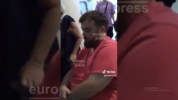Por esta razón Ibai regresó a España en silla de ruedas