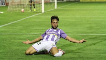 Jose, del Valladolid, celebra el tanto de la victoria ante el Oviedo.