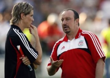 En el 2009 como entrenador del Liverpool, Benítez echo la bronca a Fernando Torres por protestar al árbitro y no centrarse en el gol