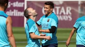 Tello, tras Iniesta.