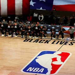 Trump: "Es vergonzoso que se arrodillen durante el himno"