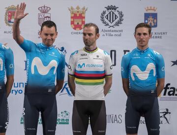 Alejandro Valverde con su preciado maillot de campe¨®n mundial es uno de los mayores alicientes de la Vuelta.