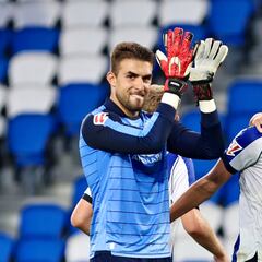 El protagonista de la jornada en Segunda: Aitor Fraga, la muralla de la futura Real