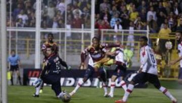 El gol estuvo cerca, pero no llegó en Techo.