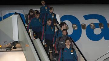 La Selecci&oacute;n, a su llegada anoche al aeropuerto de Pulkovo, a 23 kil&oacute;metros de San Petersburgo, donde ma&ntilde;ana se enfrenta a Rusia en partido amistoso.