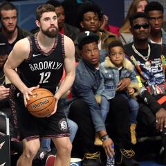 Triples: un enorme Joe Harris le estropea la fiesta a Stephen Curry