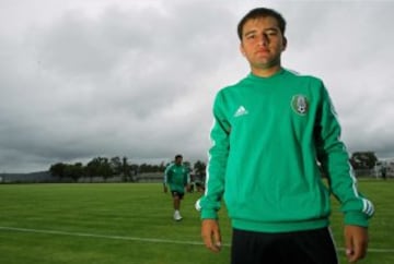Pasó por varios equipos, desde Chivas hasta Tigres, pero su carrera no ha sido espectacular. Su último equipo fue Murciélagos.