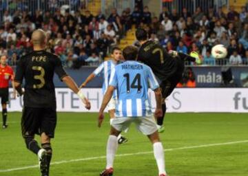 22/10/11 Gol de espuela de Cristiano ante el Málaga.