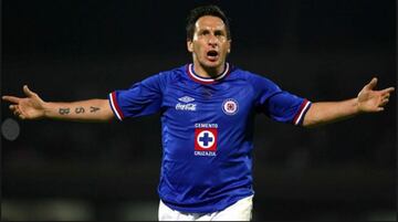 El argentino regresó al Pachuca después de 7 años con el Cruz Azul, con los tuzos no ha tenido mucha actividad y piensa en el retiro.