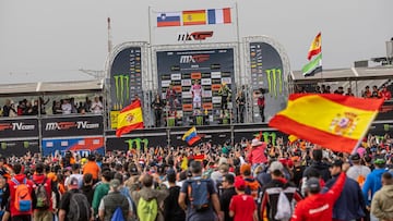El podio del MXGP de Espa?a en Madrid con Jorge Prado en lo m¨¢s alto.
