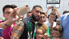 Fekir arrives in Seville ahead of Real Betis signing