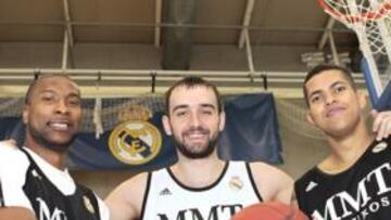 <b>ARROPADO. </b>Slaughter, Begic, con Hettsheimeir. El brasileño vuelve a vestirse de corto y podría debutar hoy.