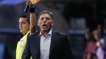 AME3504. BUENOS AIRES (ARGENTINA), 10/03/2020.- Miguel Russo entrenador de Boca Juniors, este martes durante un partido por la Copa Libertadores en el Estadio La Bombonera de Buenos Aires (Argentina). EFE/Juan Ignacio Roncoroni