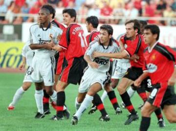 Temporada 99/00. Mallorca-Real Madrid da comienzo a la Liga el 21 de agosto de 1999.